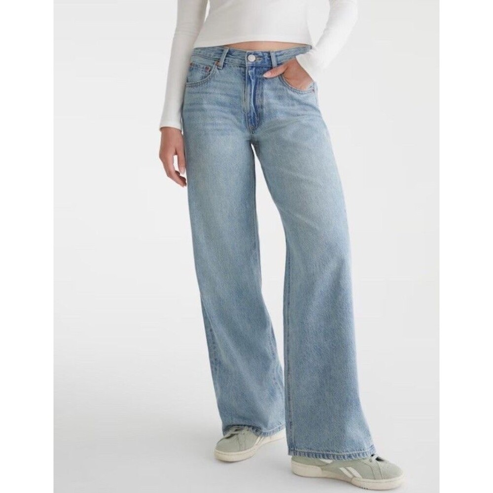 Aeropostale Women’s High-Rise Baggy Wide Leg Light wash Jean Size 14‎